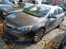 Grau Gebraucht 2011 Opel Astra Design Edition Kombi | 3.200 €