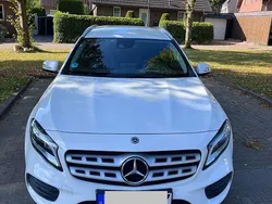 Weiß Gebraucht 2019 Mercedes GLA200 Urban SUV | 22.900 € (Guter Preis)