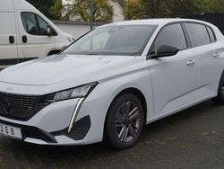 Weiß Gebraucht 2024 Peugeot 308 Allure Limousine | 26.700 € (Fairer Preis)