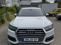 Weiß Gebraucht 2016 Audi Q7 Ambiente SUV | 26.500 € (Guter Preis)