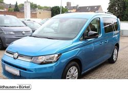 Blau Gebraucht 2024 VW Caddy Life Van / Kleinbus | 34.450 € (Guter Preis)