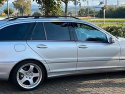 Silber Gebraucht 2003 Mercedes C220 Kombi | 2.299 €