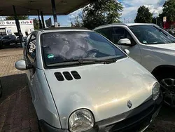 Grau Gebraucht 2001 Renault Twingo Kleinwagen | 2.400 € (Teuer)