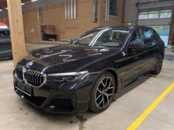 Black sapphire metallic Gebraucht 2021 BMW 520 M Sport Kombi | 33.890 € (Fairer Preis)