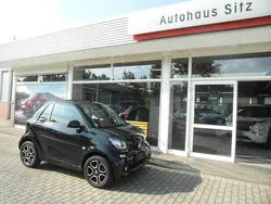 Schwarz (metallic) Gebraucht 2019 Smart ForTwo Cabrio Prime Cabrio | 15.590 € (Fairer Preis)