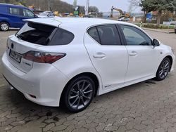 Weiß Gebraucht 2013 Lexus CT200h Sport Line Kleinwagen | 10.900 € (Fairer Preis)