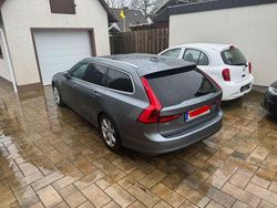 Grau Gebraucht 2017 Volvo V90 Momentum Kombi | 11.999 € (Etwas zu teuer)