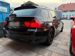 Schwarz Gebraucht 2009 BMW 320 Kombi | 4.100 € (Fairer Preis)