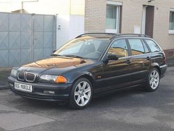 Schwarz Gebraucht 2000 BMW 320 Sport Line Kombi | 2.250 € (Guter Preis)