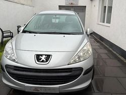 Silber Gebraucht 2008 Peugeot 207 Kleinwagen | 1.200 € (Guter Preis)