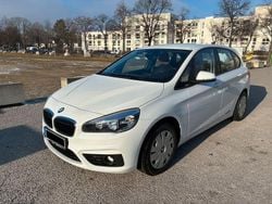Weiß Gebraucht 2015 BMW 214 Active Tourer Van / Kleinbus | 7.900 €