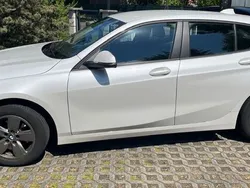 Weiß Gebraucht 2021 BMW 118 Advantage Kleinwagen | 20.999 € (Superpreis)