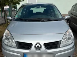 Grau Gebraucht 2007 Renault Mégane II Kleinwagen | 2.500 € (Etwas zu teuer)