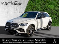Weiß Gebraucht 2021 Mercedes GLC300e AMG line SUV | 44.880 € (Etwas zu teuer)