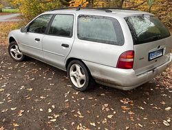 Silber Gebraucht 1999 Ford Mondeo Kombi | 799 €