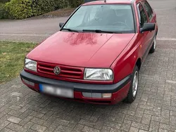 Rot Gebraucht 1994 VW Vento Limousine | 2.900 €