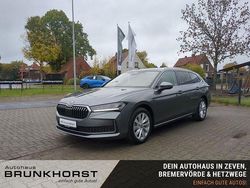 Schwarz (onyxschwarz metallic) Neu 2025 Skoda Superb Selection Kombi | 42.990 € (Guter Preis)
