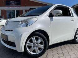 Weiß Gebraucht 2011 Toyota iQ Basis Kleinwagen | 5.699 € (Fairer Preis)