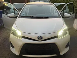Weiß Gebraucht 2013 Toyota Yaris Kleinwagen | 9.900 € (Fairer Preis)