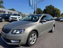 Grau Gebraucht 2014 Skoda Octavia Kombi | 11.990 € (Fairer Preis)