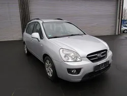 Brilliantsilber met. Gebraucht 2009 Kia Carens EX Van / Kleinbus | 5.850 € (Teuer)
