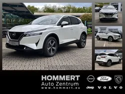 Brilliant white metallic Gebraucht 2024 Nissan Qashqai 360º SUV | 27.890 €