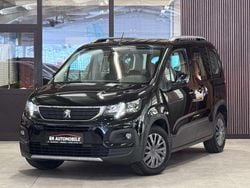 Schwarz perla nera metallic Gebraucht 2022 Peugeot Rifter Allure Van / Kleinbus | 19.990 € (Guter Preis)