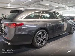 Grau Gebraucht 2024 Mercedes E220 Avantgarde Limousine | 49.990 € (Guter Preis)