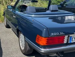 Blau Gebraucht 1989 Mercedes SL300 Cabrio | 51.900 €