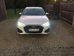 Weiß Gebraucht 2019 Audi A4 S-Line Limousine | 27.500 € (Teuer)