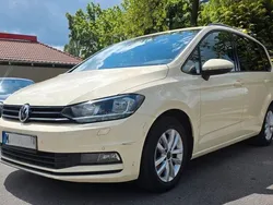 Gelb Gebraucht 2019 VW Touran Highline Van / Kleinbus | 10.500 € (Guter Preis)