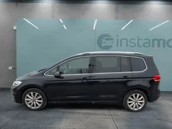 Schwarz Gebraucht 2024 VW Touran Pro Van / Kleinbus | 36.099 € (Fairer Preis)