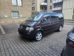Braun Gebraucht 2006 VW T5 Edition Van | 15.500 € (Teuer)