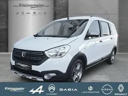 Weiß Gebraucht 2021 Dacia Lodgy Stepway Van / Kleinbus | 15.790 € (Etwas zu teuer)