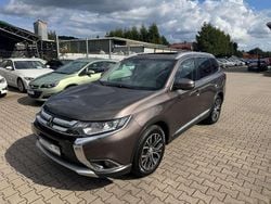 Braun Gebraucht 2016 Mitsubishi Outlander Top SUV | 15.990 € (Fairer Preis)