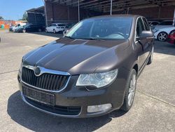 Braun Gebraucht 2009 Skoda Superb Elegance Limousine | 3.999 € (Guter Preis)