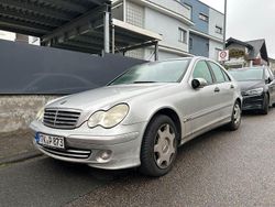 Silber Gebraucht 2005 Mercedes C180 Classic Limousine | 2.860 € (Fairer Preis)