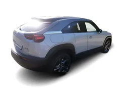 Weiss Gebraucht 2022 Mazda MX30 Ad'Vantage SUV | 19.049 € (Etwas zu teuer)