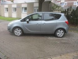 Grau Gebraucht 2011 Opel Meriva Edition Van / Kleinbus | 4.999 € (Guter Preis)