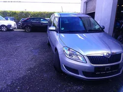 Silber Gebraucht 2010 Skoda Roomster Kombi | 3.700 € (Fairer Preis)