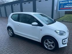 Weiß Gebraucht 2015 VW up! Kleinwagen | 5.500 € (Etwas zu teuer)