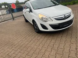 Weiß Gebraucht 2011 Opel Corsa Limousine | 2.500 € (Guter Preis)