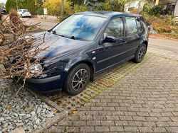 Blau Gebraucht 1999 VW Golf IV Limousine | 1.500 € (Fairer Preis)