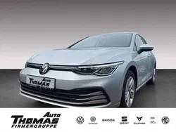 Silber Gebraucht 2024 VW Golf VIII Life Limousine | 23.980 € (Fairer Preis)
