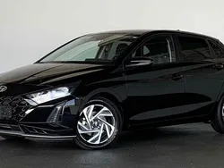 Grün / mangrove green pearl Neu 2024 Hyundai i20 Kleinwagen | 19.970 € (Superpreis)