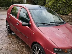 Rot Gebraucht 2000 Fiat Punto Kleinwagen | 350 € (Guter Preis)