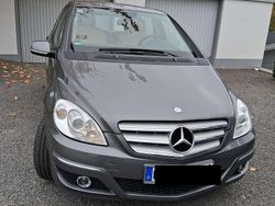 Grau Gebraucht 2009 Mercedes B150 Van / Kleinbus | 2.900 € (Guter Preis)