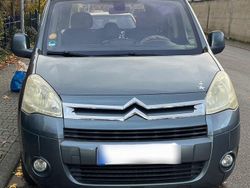 Grau Gebraucht 2009 Citroën Berlingo Van / Kleinbus | 5.000 € (Fairer Preis)