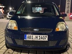 Blau Gebraucht 2010 Ford Fiesta Ambiente Limousine | 2.550 € (Guter Preis)