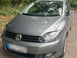 Grau Gebraucht 2011 VW Golf Plus Cross Style Van / Kleinbus | 6.300 € (Etwas zu teuer)